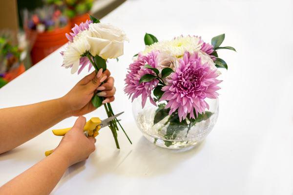 Bí Quyết: Cách giữ hoa tươi lâu khi cắm