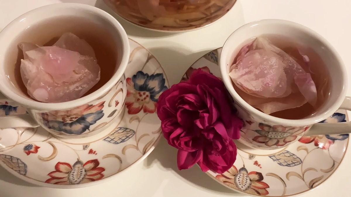 4 cách pha trà hoa hồng tốt cho sức khỏe