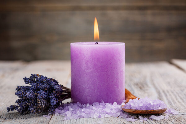 Công dụng của nến thơm hương lavender